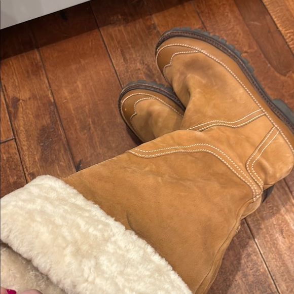 Hunter Tan and Cream Boots sz 8 - Picture 4 of 14